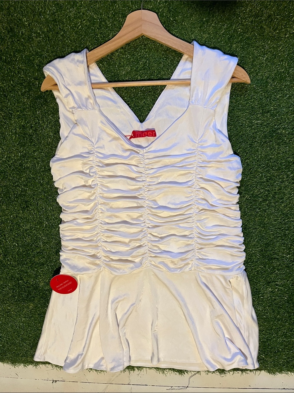 Women’s White Ruched V-Neck Tunic Top